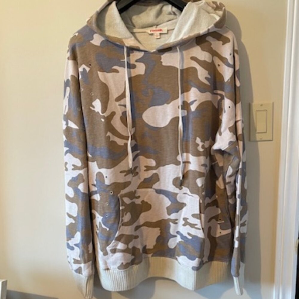MAZIK Camouflage  Hoodie Sz L-  NWOT